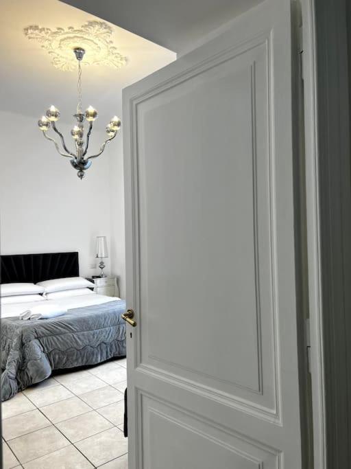 Hotel Virginia Apartaments - Stazione Termini ローマ エクステリア 写真