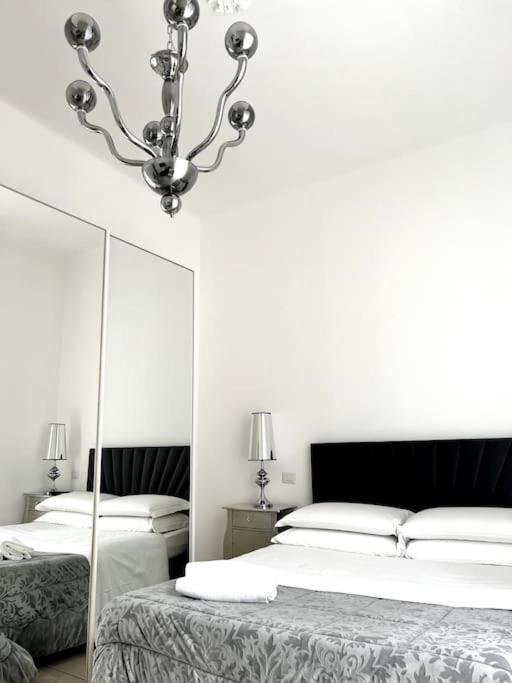 Hotel Virginia Apartaments - Stazione Termini ローマ エクステリア 写真