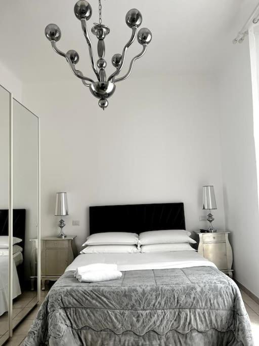 Hotel Virginia Apartaments - Stazione Termini ローマ エクステリア 写真