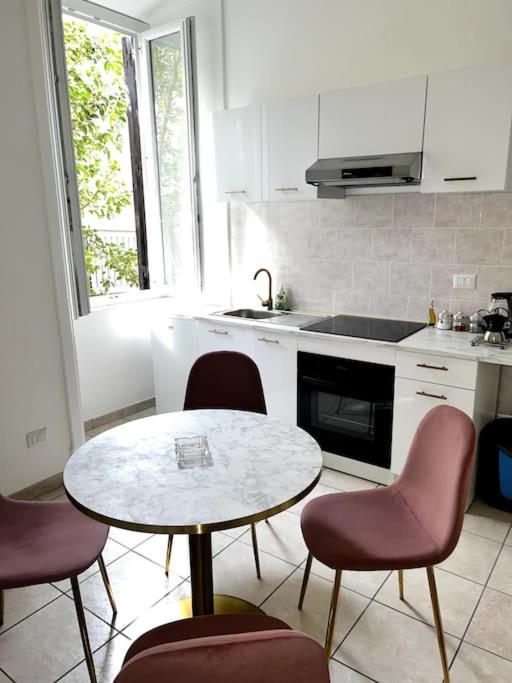 Hotel Virginia Apartaments - Stazione Termini ローマ エクステリア 写真